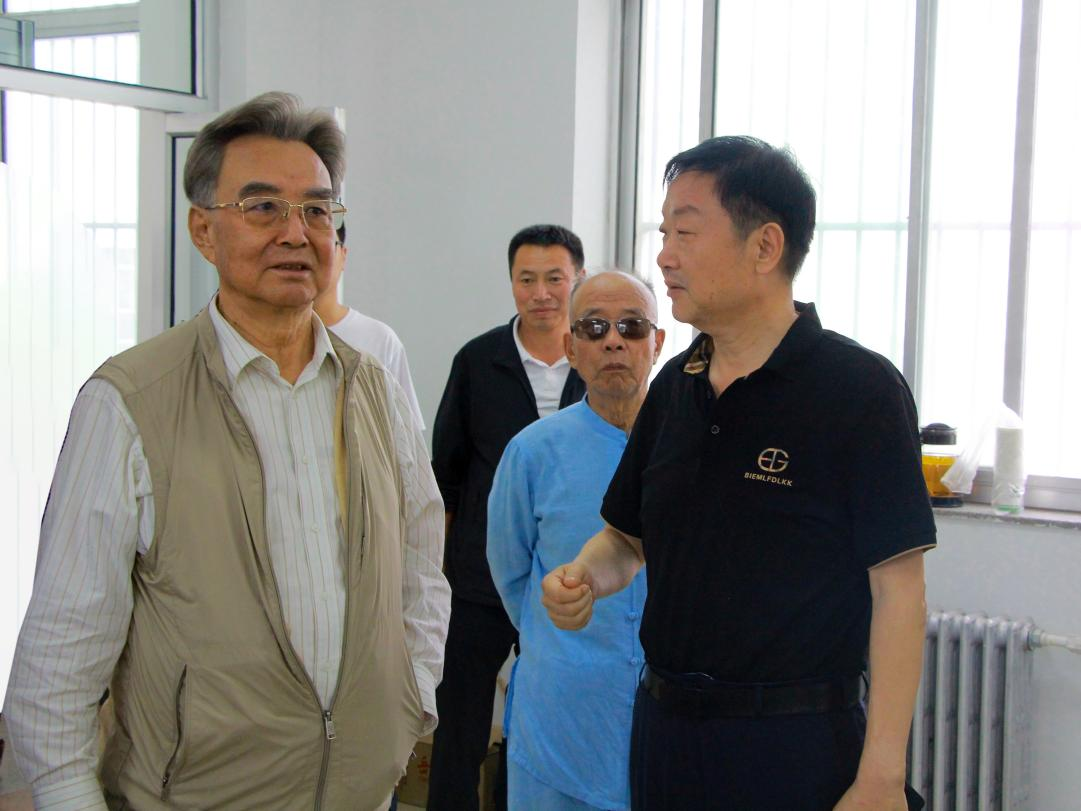 原全國人大民族委員會主任委員馬啟智蒞臨寧夏興康恒潤調研指導工作